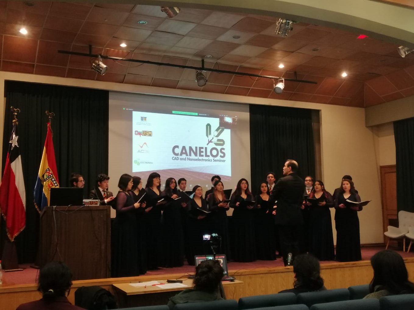 Coro de la UTFSM presentando en CANELOS 2023